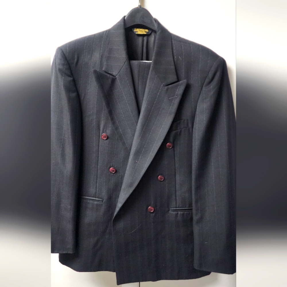 Private line double-breasted  40R 2 piece suit
